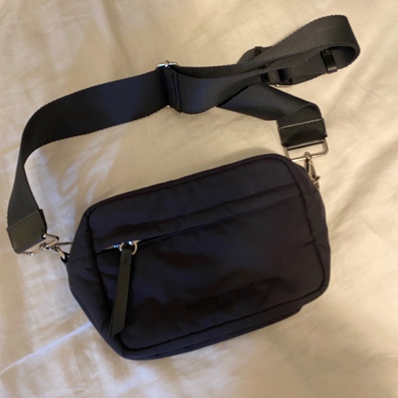 MAISON KITSUNE Camera bag worn once like new with dust bag - Picture 9 of 11